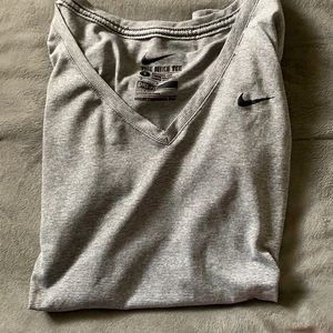 Nike Tee, size Small, Grey